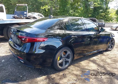 2018 Alfa Romeo Giulia Rwd из США, поврежденный, VIN ZARFAEBN0J7572309